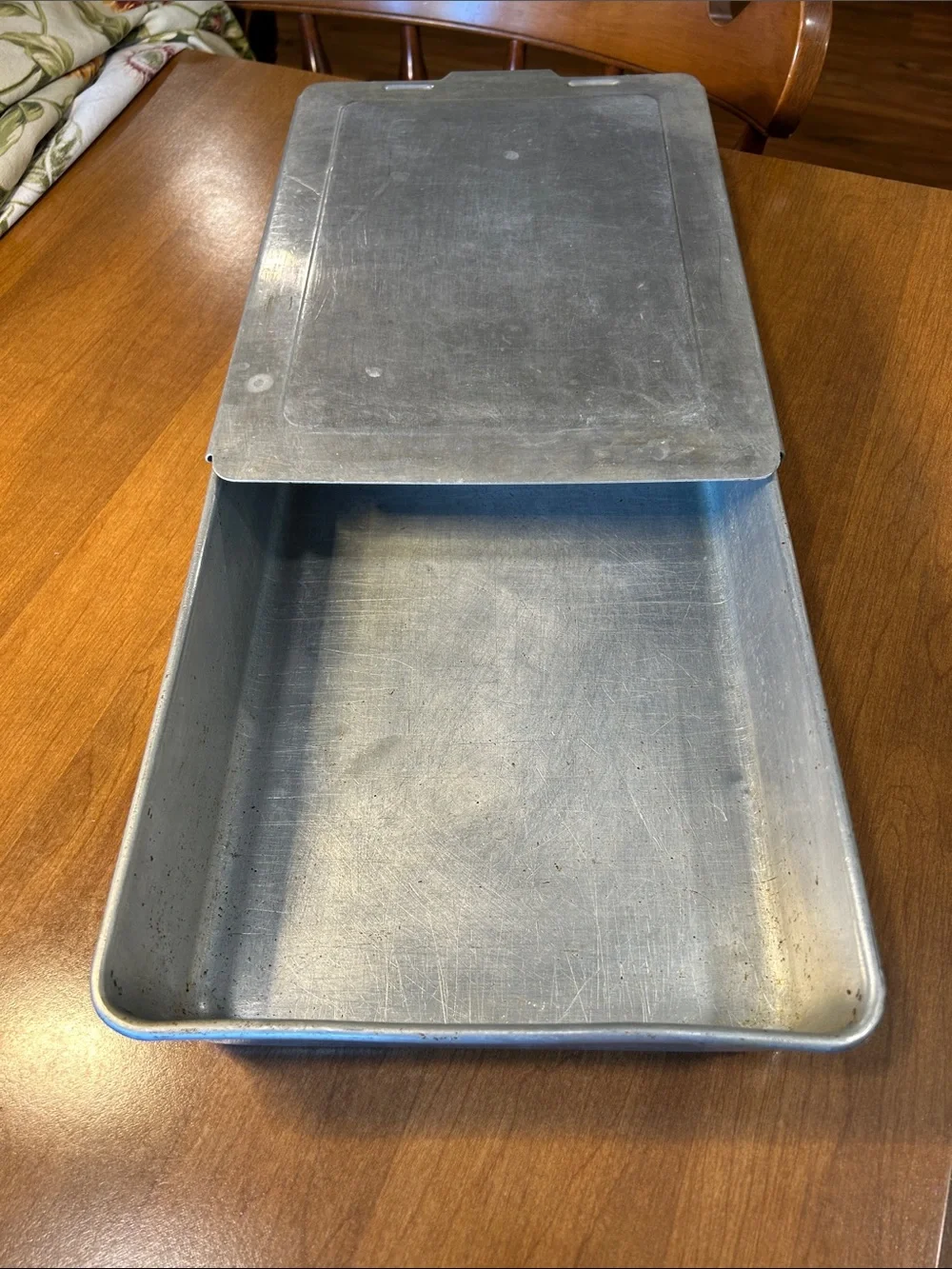 Vintage Mirro 13” x 9” Aluminum cake pan with lid